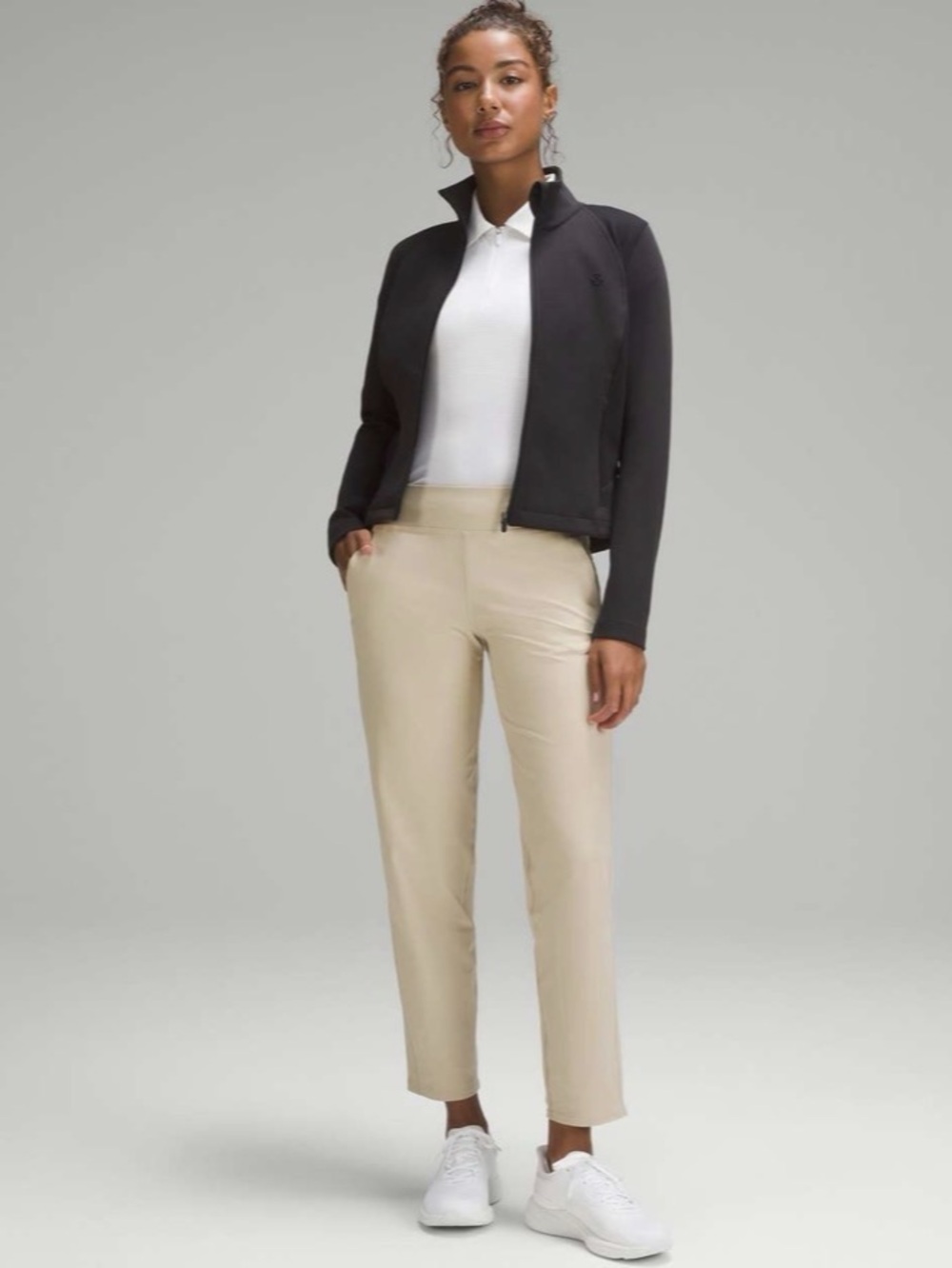 LULULEMON • Warpstreme Multi-Pocket Mid-Rise Golf Pant 28"
Trench Size 6 tan